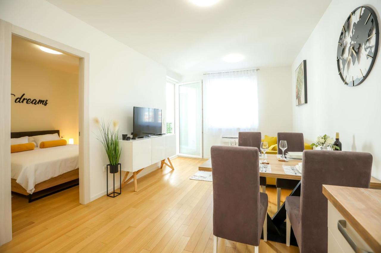 Apartment Margarita Zara Esterno foto