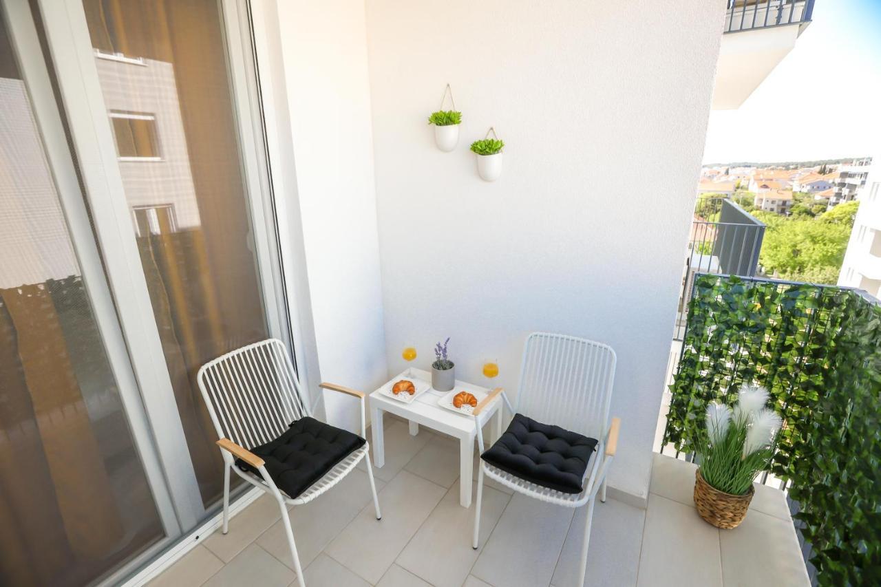 Apartment Margarita Zara Esterno foto